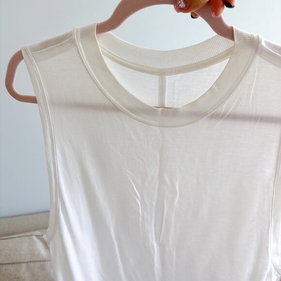 99% NEW LULULEMON TANK TOP SIZE 6 - Picture 5 of 5